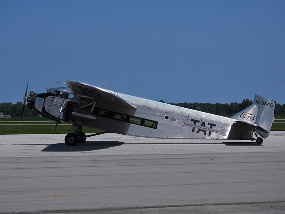 FORD TRI-MOTOR 2