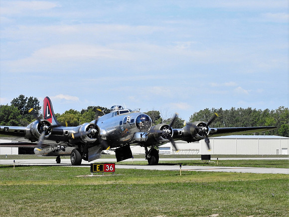 YANKEE LADY  B-17 3