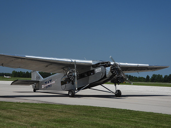 FORD TRI-MOTOR 4
