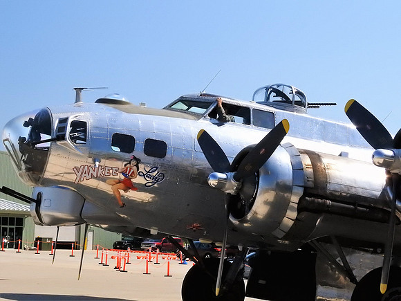 YANKEE LADY  B-17  4